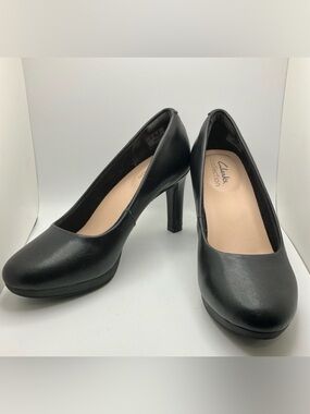 CLARK COLLECTION size 6 Black Leather High Heel Pumps